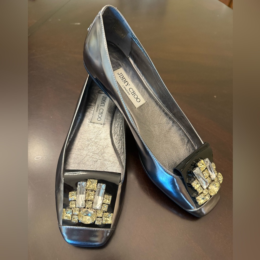 Jimmy Choo Embellished Gemini Flats in Mirrored Silver/Metallic Leather, 39.